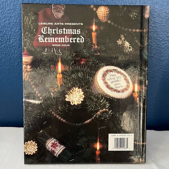 O Christmas Tree (Christmas Remembered, Book 4) by Leisure Arts - Picture 2 of 6